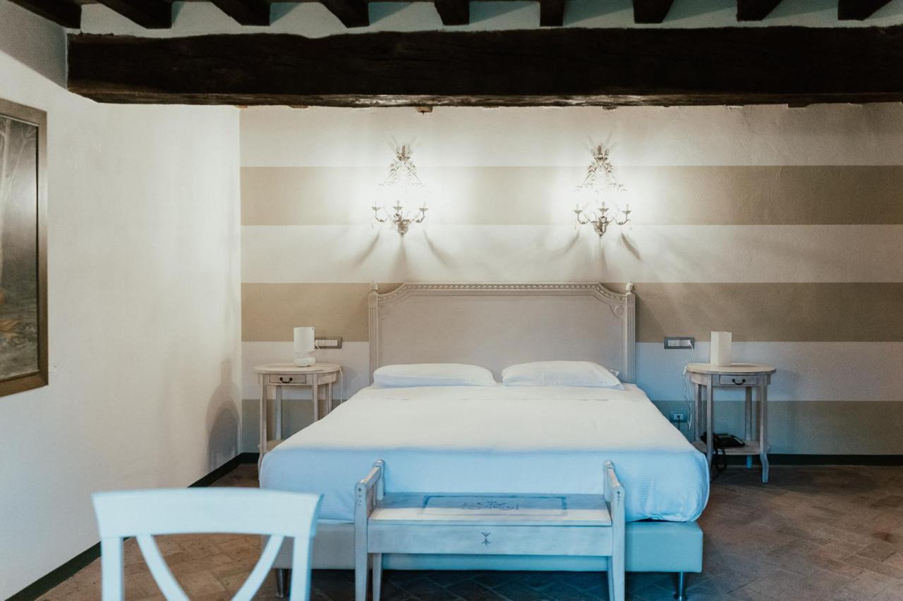 Locanda Del Re Guerriero San Pietro in Cerro Eksteriør billede
