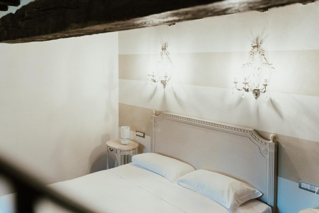 Locanda Del Re Guerriero San Pietro in Cerro Eksteriør billede