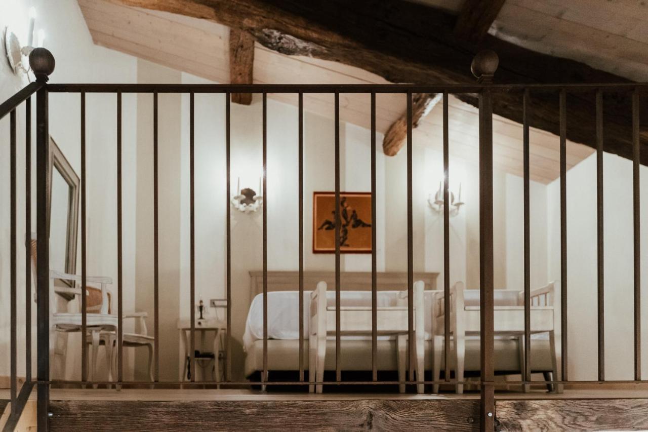Locanda Del Re Guerriero San Pietro in Cerro Eksteriør billede