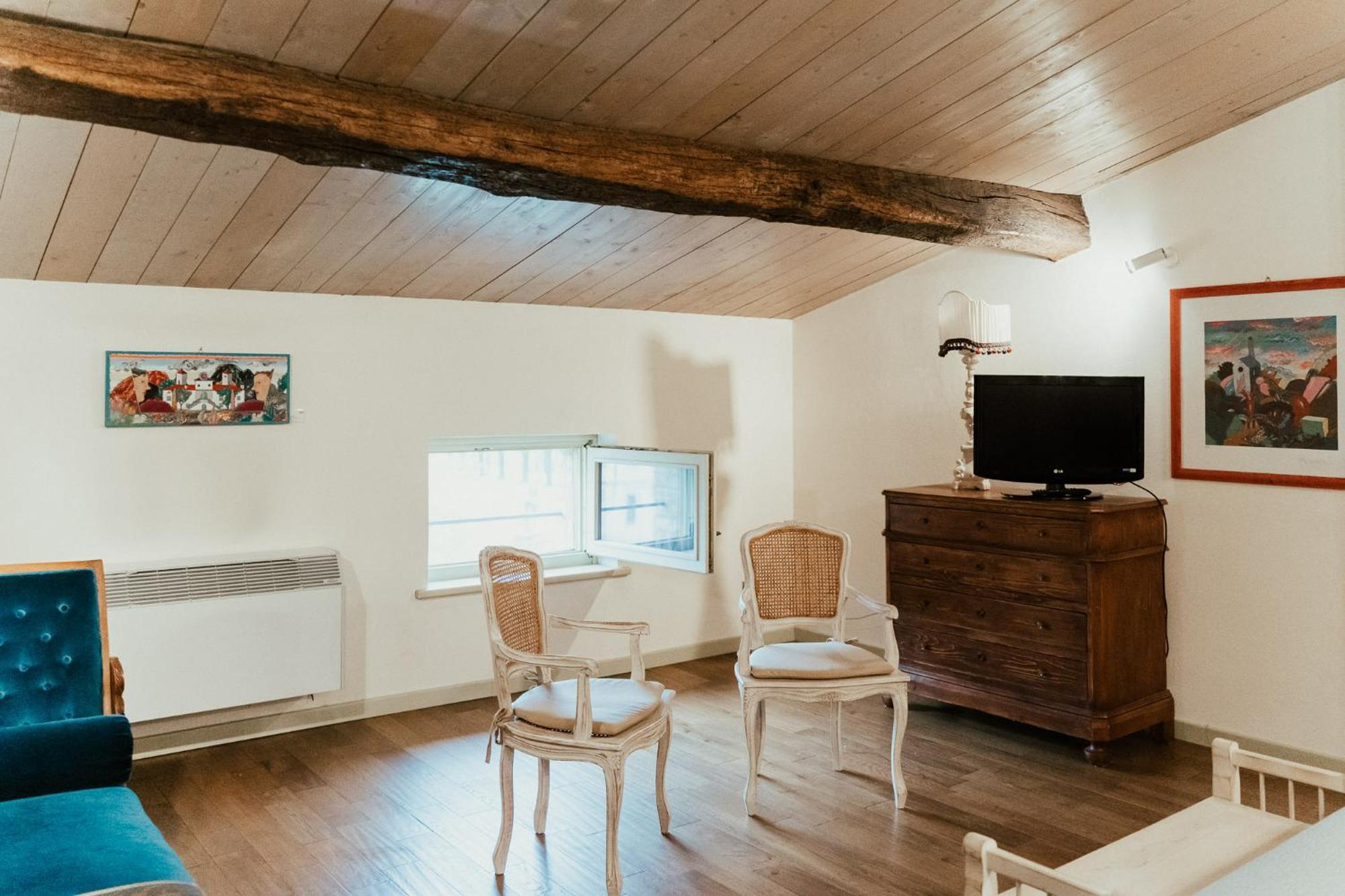 Locanda Del Re Guerriero San Pietro in Cerro Eksteriør billede
