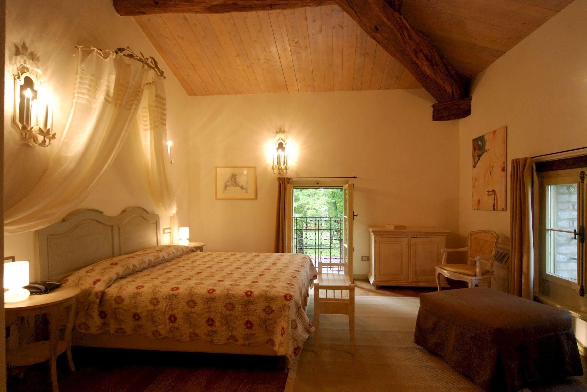Locanda Del Re Guerriero San Pietro in Cerro Eksteriør billede