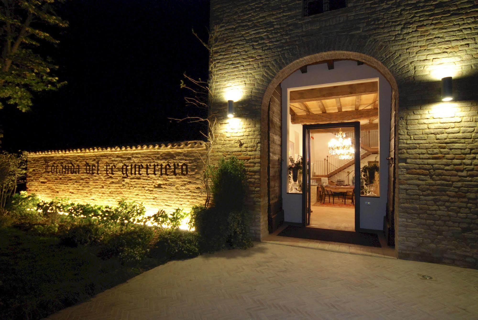 Locanda Del Re Guerriero San Pietro in Cerro Eksteriør billede