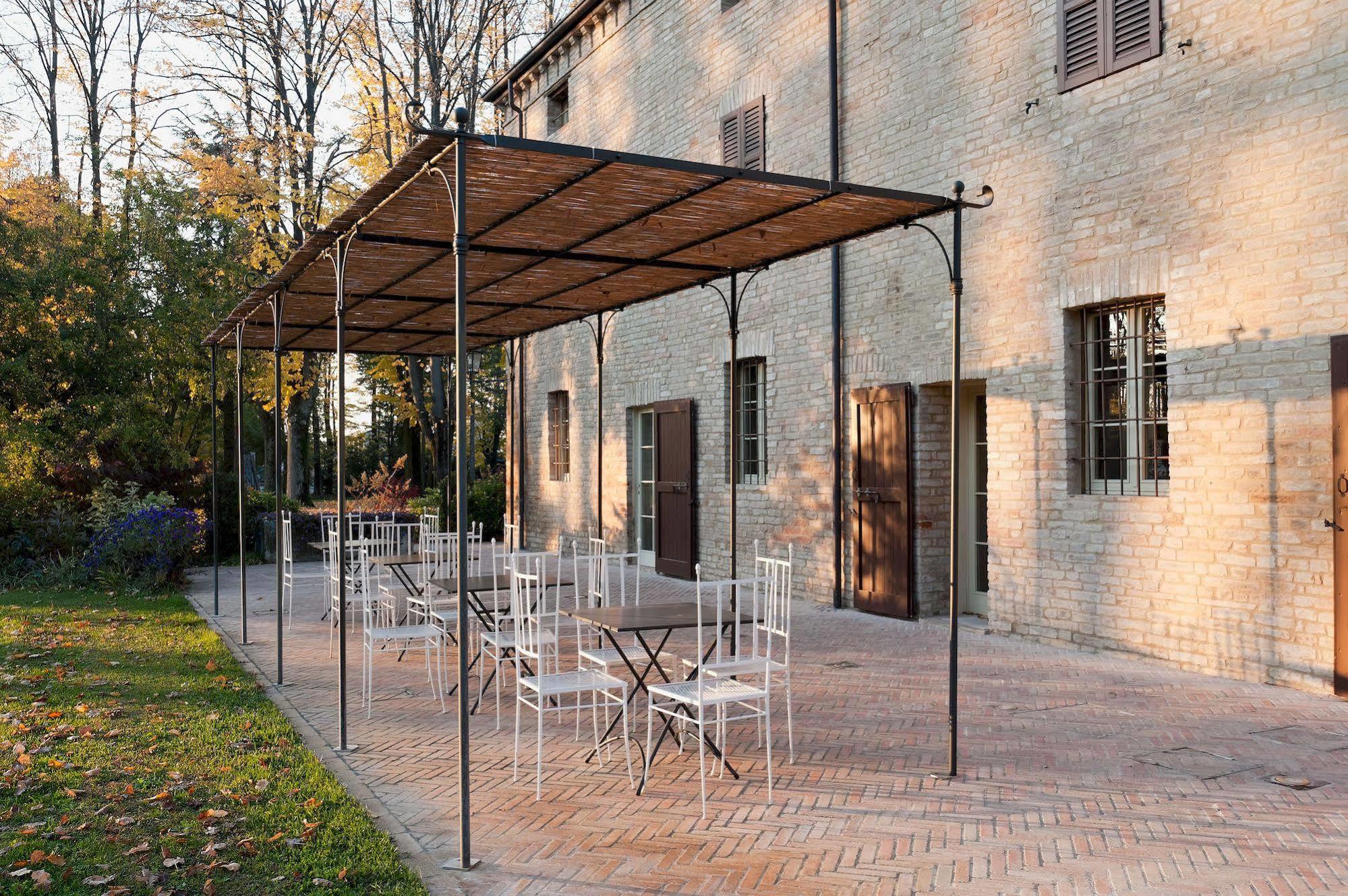 Locanda Del Re Guerriero San Pietro in Cerro Eksteriør billede